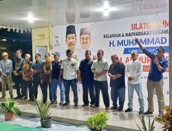 Warga Bengkongindah Tak Bisa Jauh dari Rudi, Poster Kepri Ganti Gubernur pun Berkibar