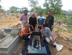 PWI Kepri dan PWI Batam Ziarahi Makam Sahabat Sejawat Penuh Haru