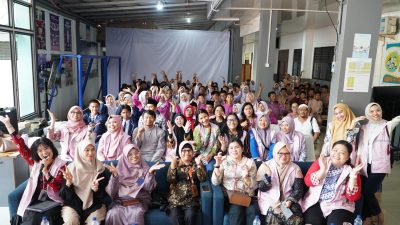 Peduli Pendidikan Anak, Srikandi PLN Batam Edukasi Anti-Perundungan dan Salurkan Bantuan Komputer