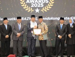 Amsakar Achmad Raih Penghargaan BAZNAS Award 2025, Komitmen Dukung Gerakan Zakat Nasional