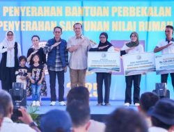 Warga Tanjung Banun Terima Bantuan Perbekalan dan Santunan Rumah Secara Penuh