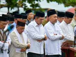 Pemprov Kepri Gelar Shalat Istisqa di Halaman Balai Adat Pulau Penyengat