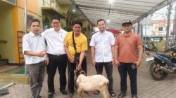 Semangat Toleransi, HKBP Ressort Batam Centre Salurkan Tiga Ekor Hewan Kurban di Tiga Masjid Sekitar Gereja