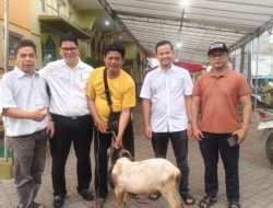 Semangat Toleransi, HKBP Ressort Batam Centre Salurkan Tiga Ekor Hewan Kurban di Tiga Masjid Sekitar Gereja