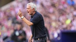 Kontroversi di Derby Madrid, Mourinho Serang Wasit